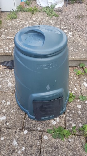 Straight garden compost - garden, bin